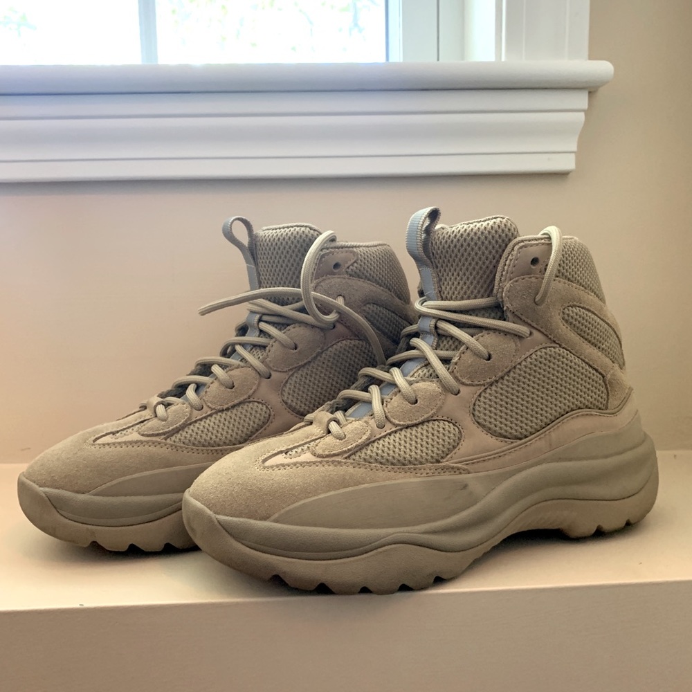 Yeezy desert boot season 7 taupe